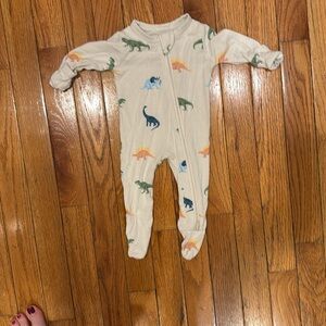 Kyte Baby Zippered Footie in Ecru Roar - NB